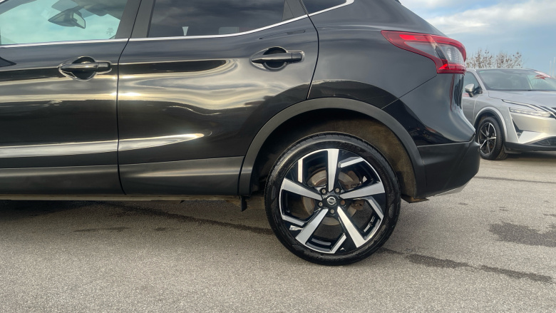 Nissan Qashqai 1.6 DiG-T Tekna 5dr Petrol Hatchback